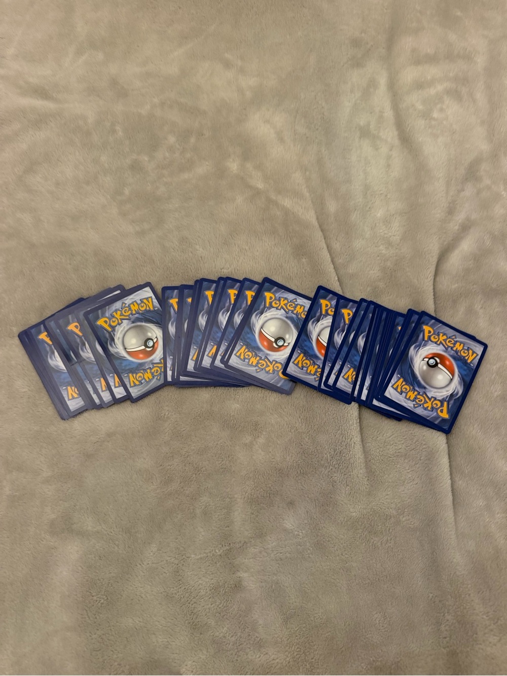 44 Random Pokemon Cards - Picture 3 of 3